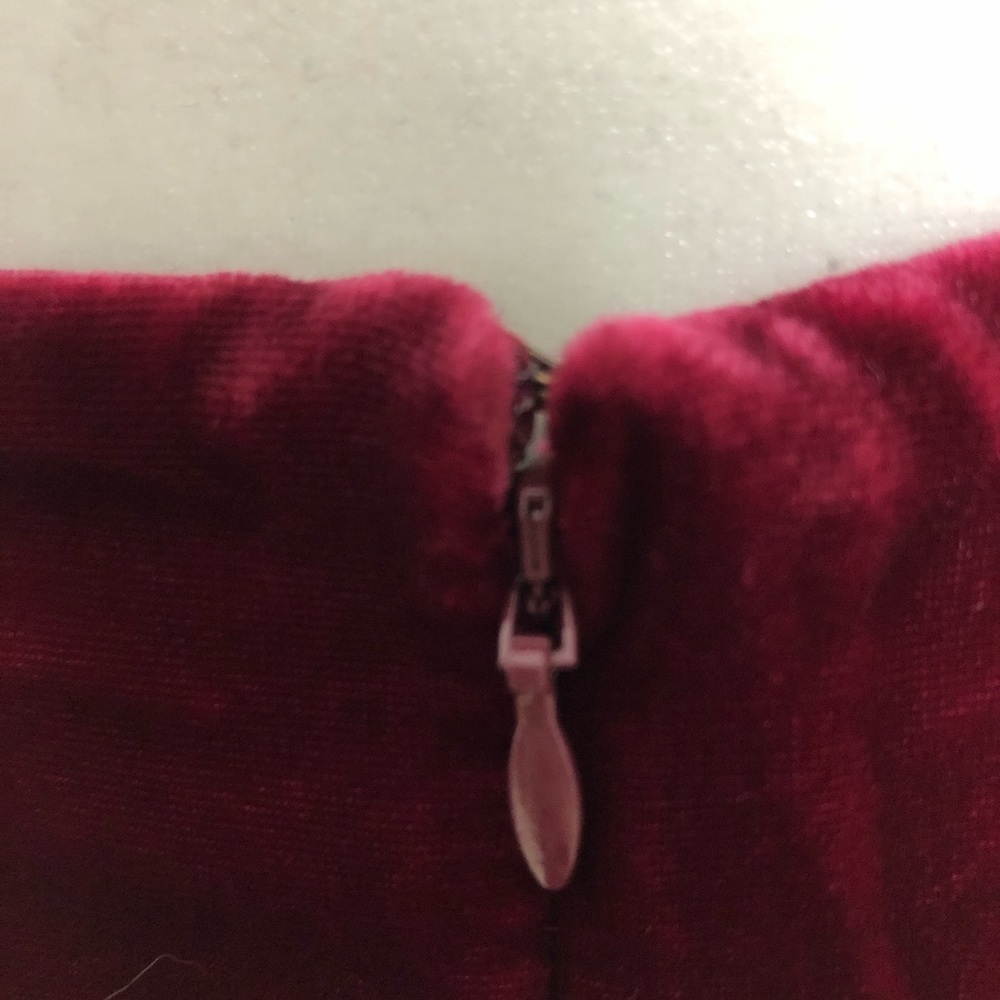 💙 8 💙 NWT Anthro Skirt Velvet Mini Ruched Slit Asymmetrical Raspberry - Picture 5 of 13